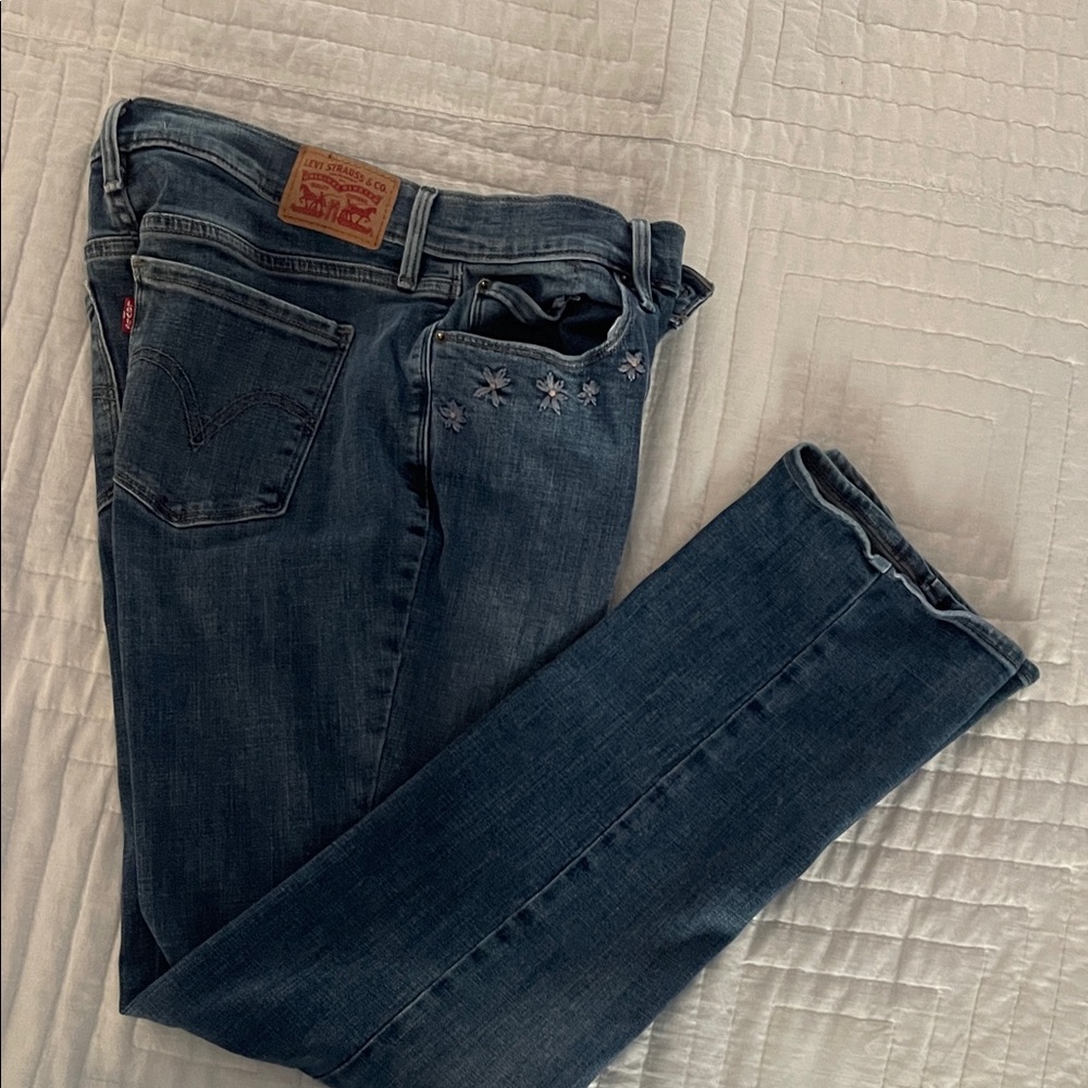 Levi's Women's 505 straight medium blue ladies Jeans